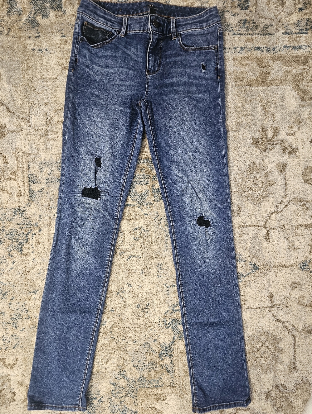 WHBM Women’s Slim Size 2.   Distressed Skinny Jeans - Blue